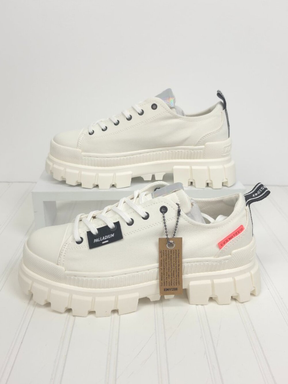 NIB Women's Palladium Revolt Lo TX Platform Laceup Sneakers Size 10 - Picture 5 of 12